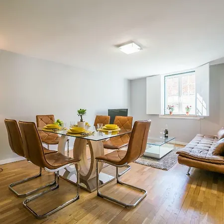 Apartment Fantastic Location - Down Town Castle Lisbon